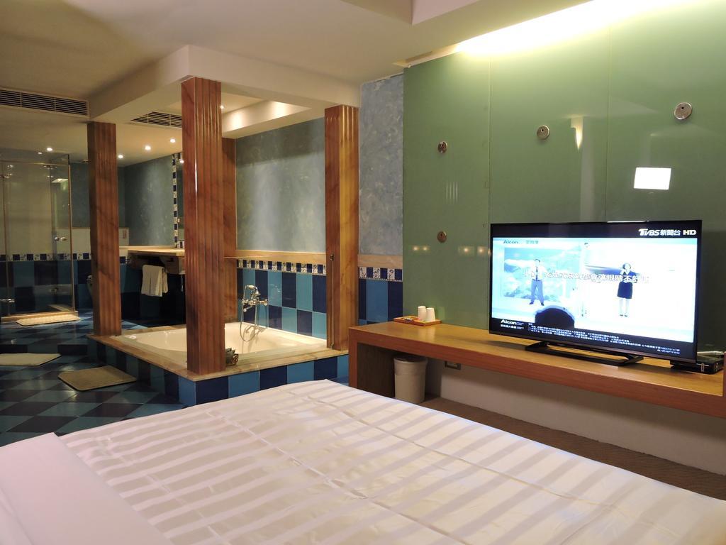 Edinburgh Motel Tainan Zewnętrze zdjęcie