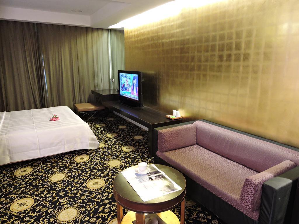 Edinburgh Motel Tainan Zewnętrze zdjęcie