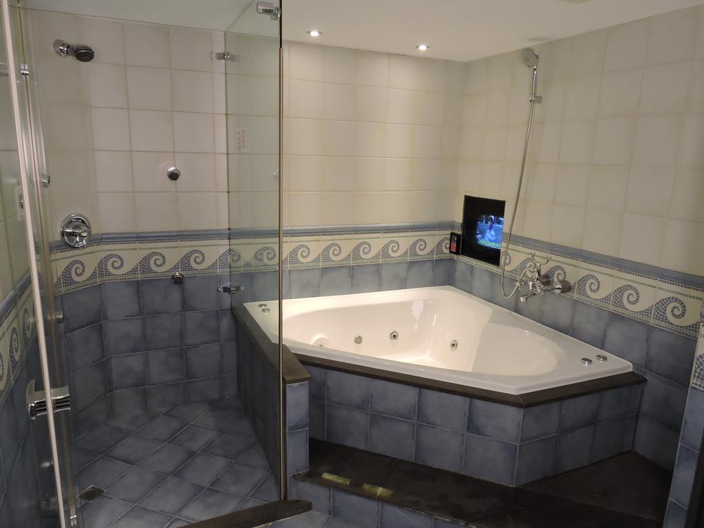 Edinburgh Motel Tainan Zewnętrze zdjęcie