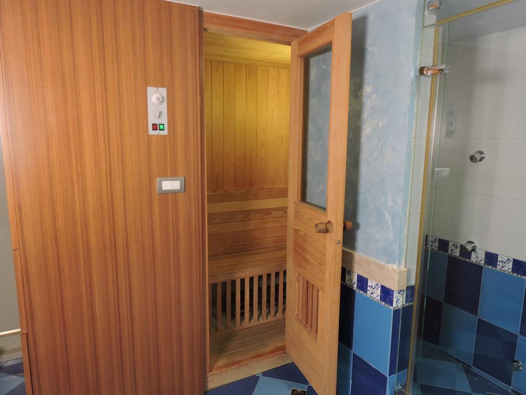 Edinburgh Motel Tainan Zewnętrze zdjęcie