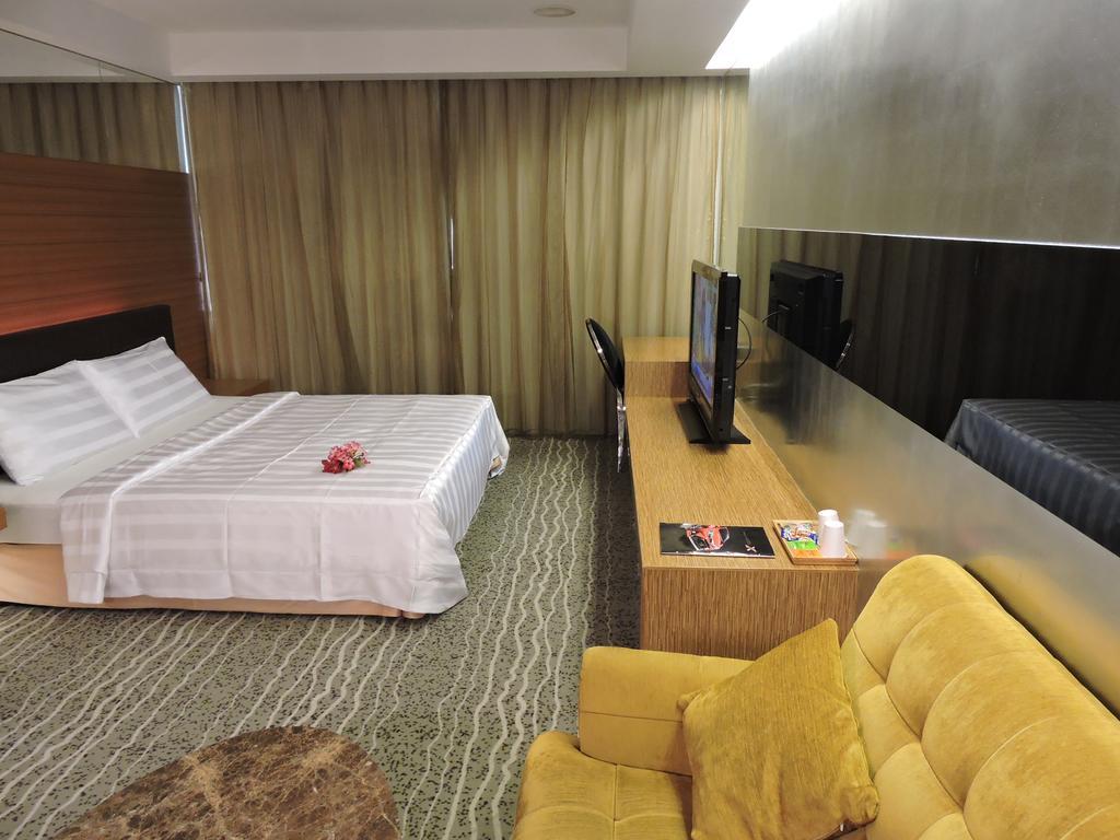 Edinburgh Motel Tainan Zewnętrze zdjęcie