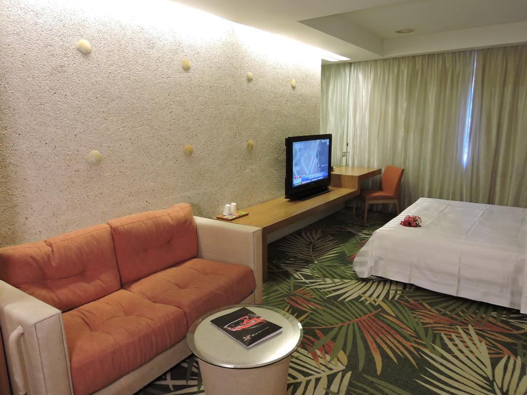 Edinburgh Motel Tainan Zewnętrze zdjęcie