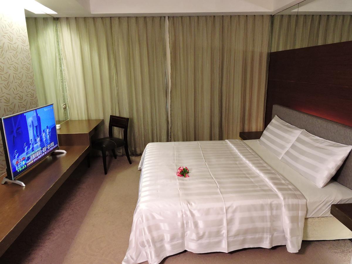 Edinburgh Motel Tainan Zewnętrze zdjęcie