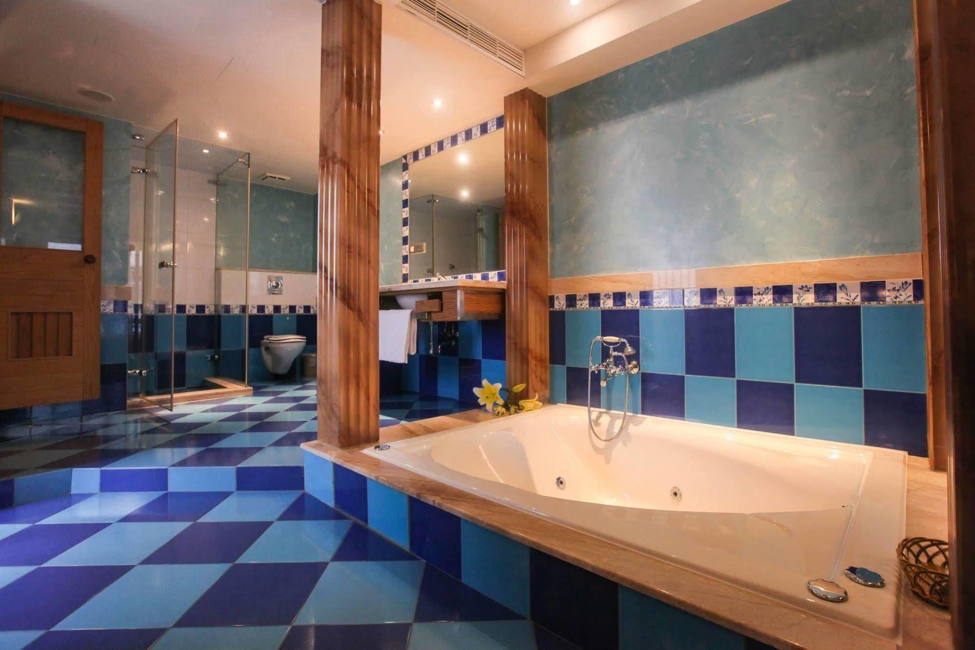 Edinburgh Motel Tainan Zewnętrze zdjęcie