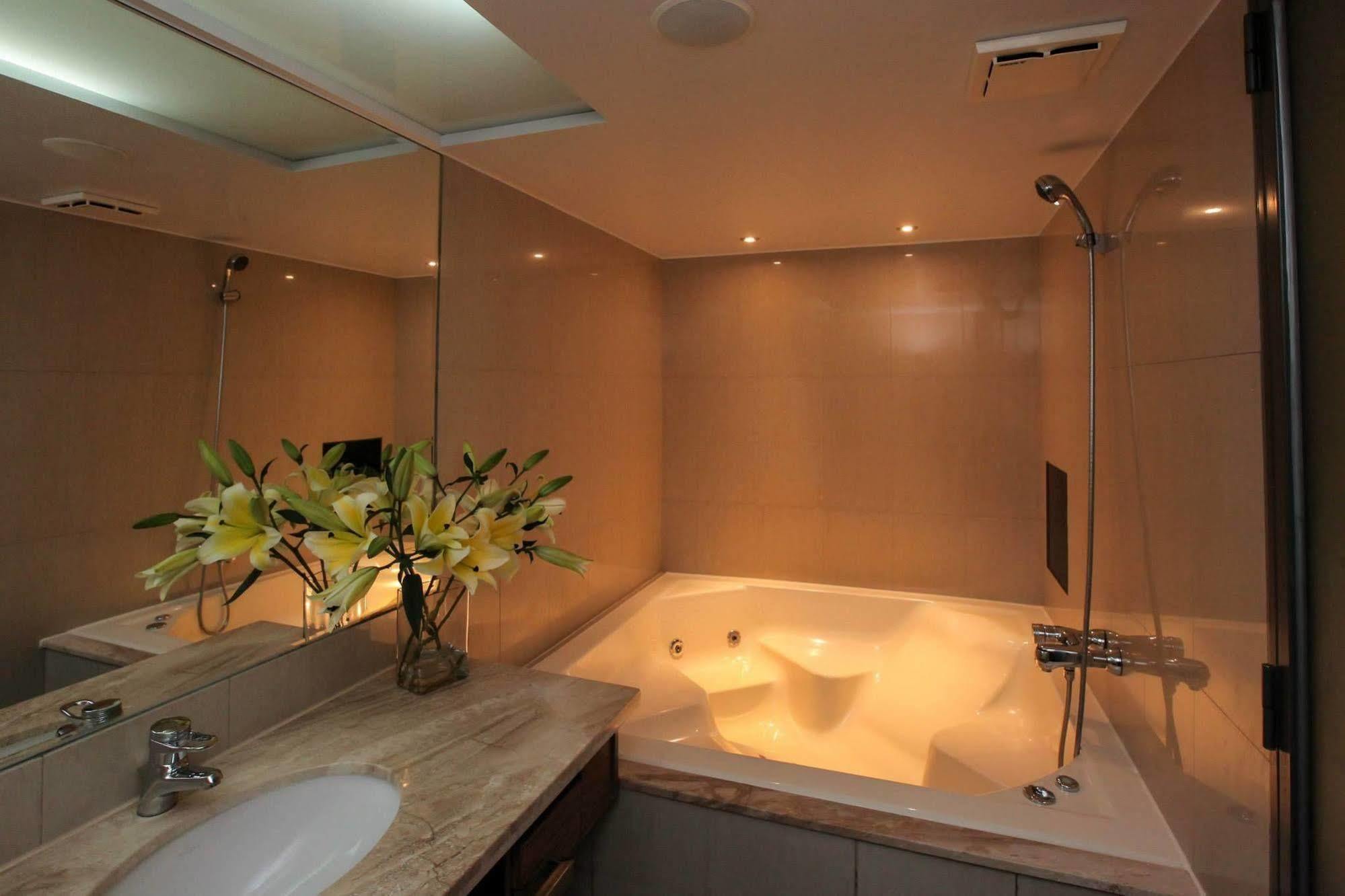 Edinburgh Motel Tainan Zewnętrze zdjęcie
